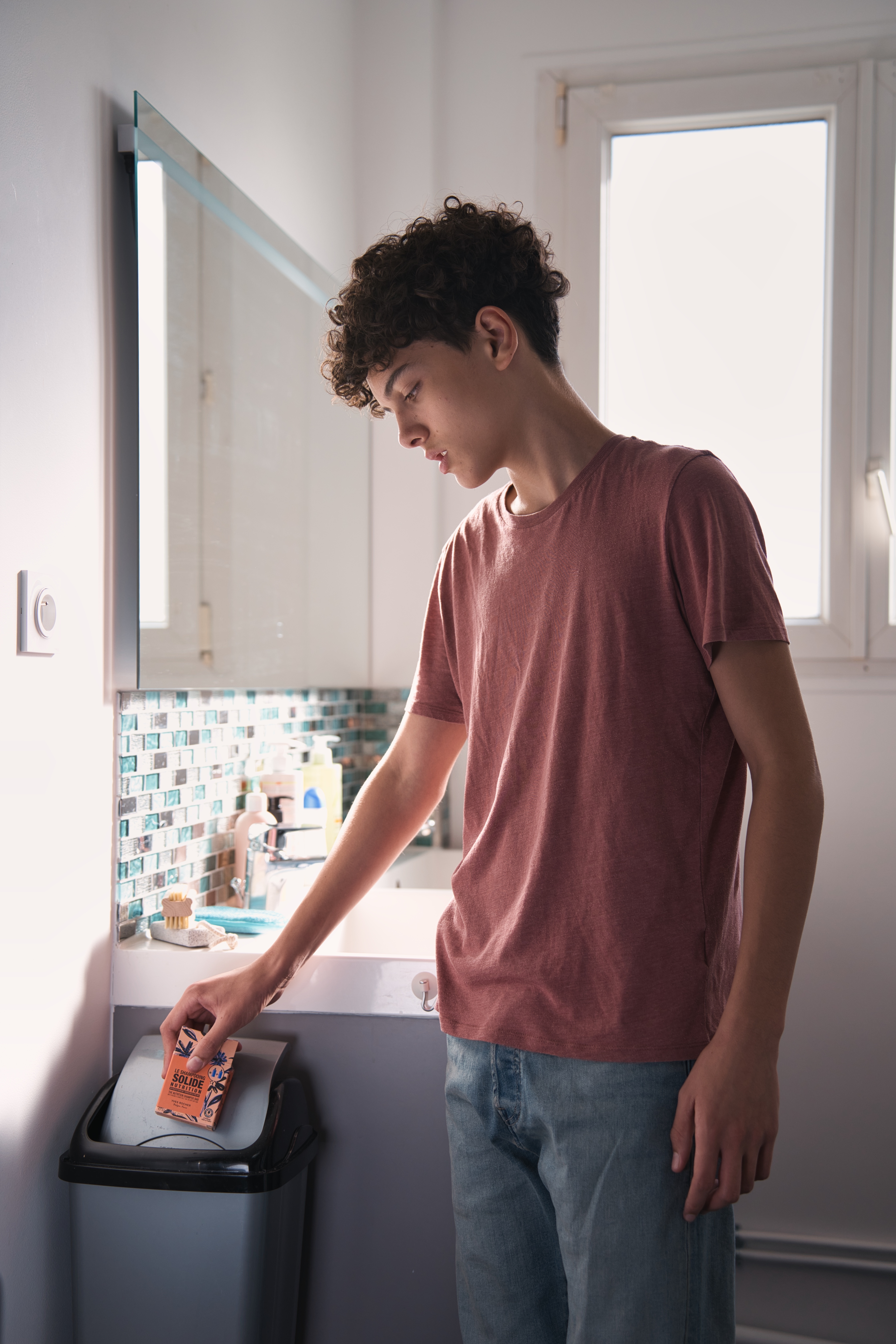 Geste de tri en salle de bain